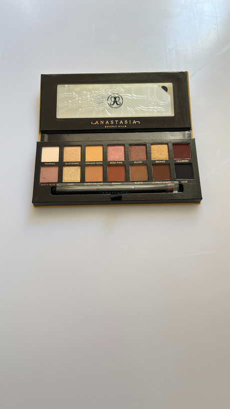 پالت سایه سافتگلم Soft Glam آناستازیا بورلی هیلز